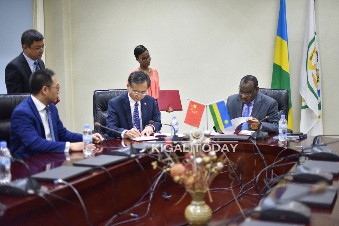 Aya masezerano yasinyiwe ku cyicaro cya Minisiteri y'Imali n'Igenamigambi