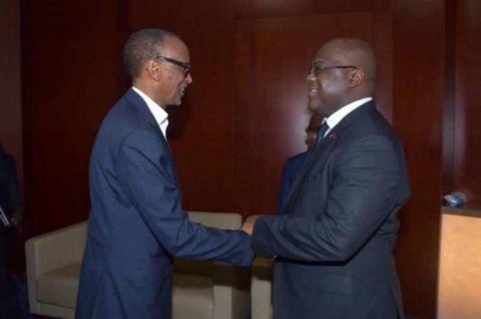 Perezida Tshisekedi (iburyo) yari yahuye na Perezida Kagame muri Gashyantare umwaka ushize, mu nama y