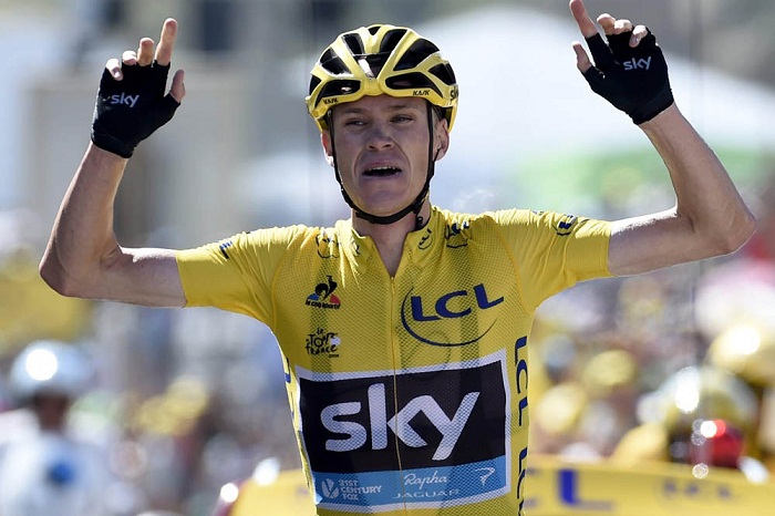 Chris Froome akinira Sky yegukanye Tour de France inshuro 4