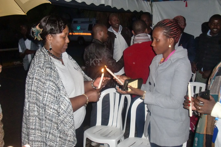 Bacanye n'urumuri rw'icyizere.