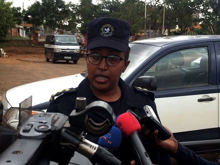 Umuvugizi wa Polisi mu Mujyi wa Kigali CIP Marie Goretti Umutesi yavuze ko abaha abana inzoga batazihanganirwa