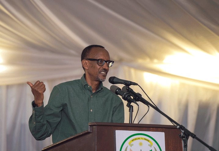 Perezida Kagame yasabye urubyiruko gutanga umusazo uko rushoboye mu kubaka igihugu (Photo archive).