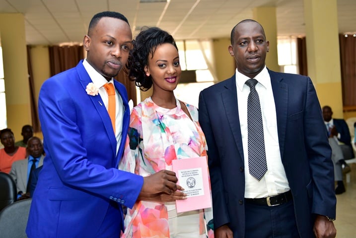 Clement, Knowless n'Umunyamabanga Nshingwabikorwa w'Umurenge wa Remera.