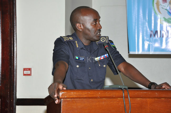 Commissioner of Police (CP) Theos Badege avuga ko abacuruzwa usanga babigiramo uruhare.