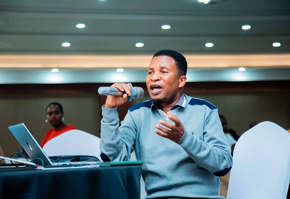 Mithika Mwenda, Umuyobozi Nshingwabikorwa wa Pan-African Climate Justice Alliance (PACJA) ni umwe mu batanze ibitekerezo by'ibikwiye kwibandwaho muri COP29