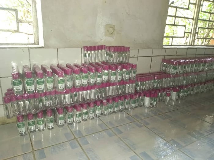 Bakora imiti isigwa ku ntoki irwanya ikwirakwizwa rya Coronavirus