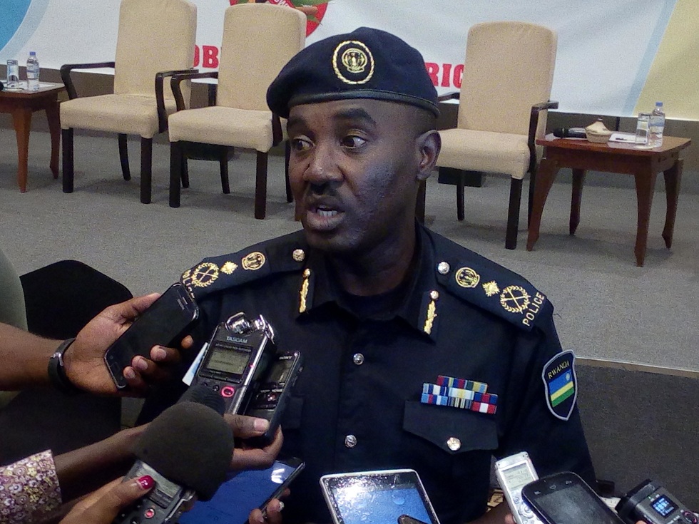 CP Badege yemeza ko impamvu ibiyobyabwenge byiyongera ari uko abaturage bahishira ababikwirakwiza