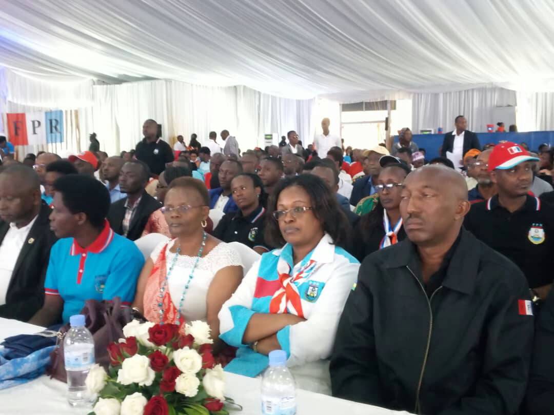 Depite Eugene Barikana (i Buryo) na bagenzi be bahataniraga gusubira mu nteko ishinga amategeko