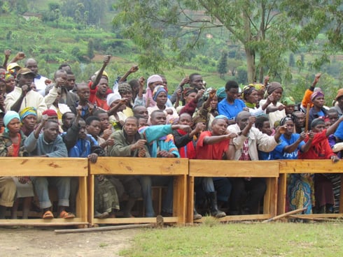 Abaturage bitabiriye ibiganiro. 