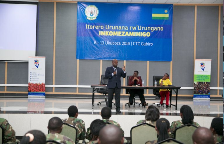Minisitiri Nsengimana ahamya ko kugira ingengabitekerezo ya Jenoside ari ugupfa uhagaze 