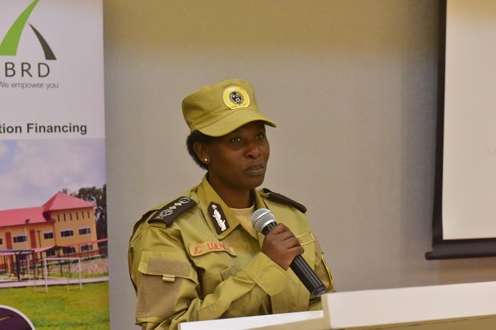 DCG Ujeneza Jeanne Chantal yashimiwe kuba yarihutiye kwishyura inguzanyo ya buruse