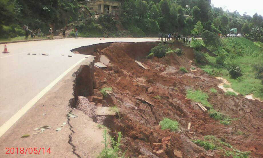 Umuhanda Gatuma - Gicumbi - Kigali wangiritse kubera imbvura