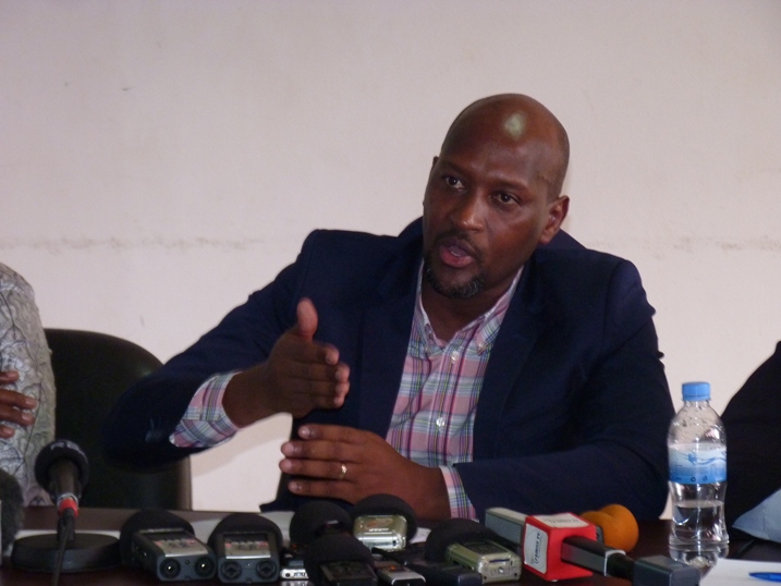DE Gaulle ngo ntabwo azi sosiyete yatsindiye isoko ariko nyirayo aramuzi.