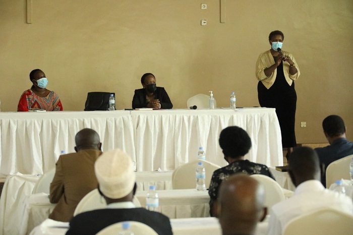 Umuyobozi Nshingwabikorwa w'Akarere ka Kicukiro, Solange Umutesi (Uhagaze)