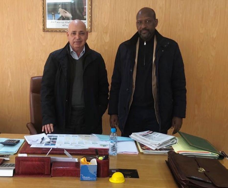 Perezida wa FERWAFA Nzamwita Vincent de Gaulle n'Umuyobozi wa Coter Terhrazaz Construction Company yo muri Maroc, ejo i Cassablanca