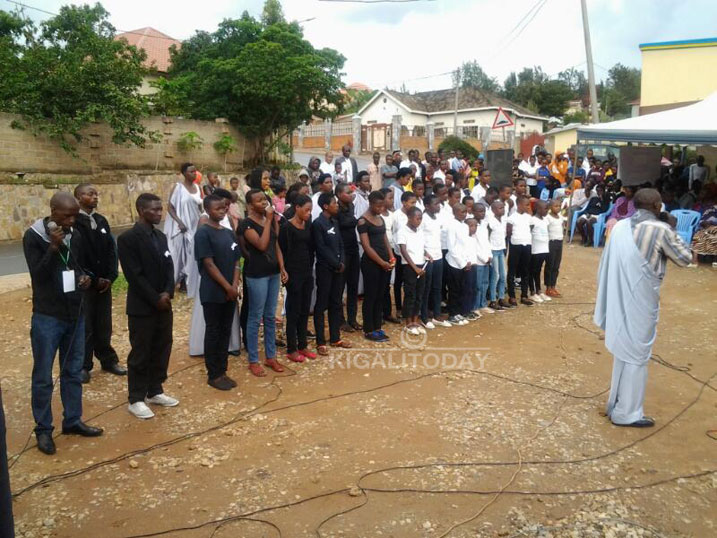 Uyu munsi waranzwe n'indirimbo ndetse n'imivugo biganisha mu Kwibuka Jenoside yakorewe Abatutsi
