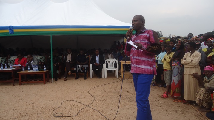 Depite Hindura Jean Pierre asobanura ko ubusabwe bw'abaturage basanze bufite ishingiro bakabwemeza.