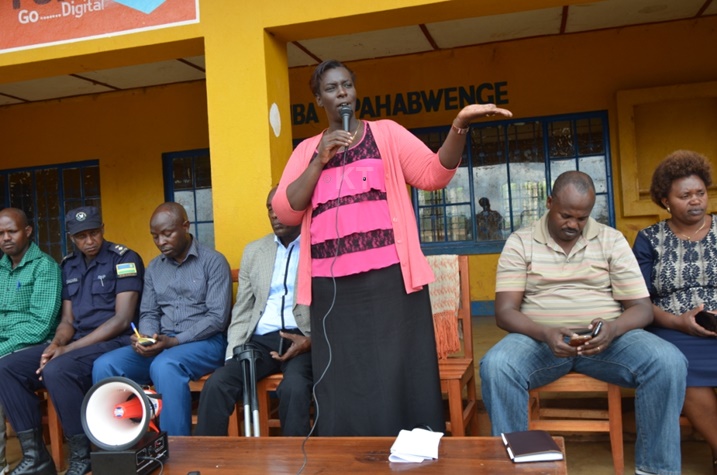 Depite Uwayisenga Yvone asaba ababyeyi gufata inshingano zabo zo guha uburere abana babasubiza ku mashuri.