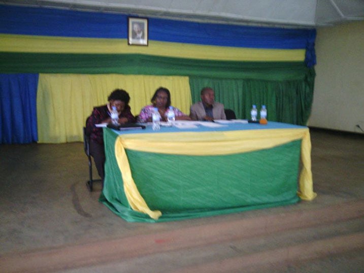 Depite Mukarugema na Depite Mukakarangwa basuye Akarere ka Kamonyi bareba ibyabangamira iterambere ry