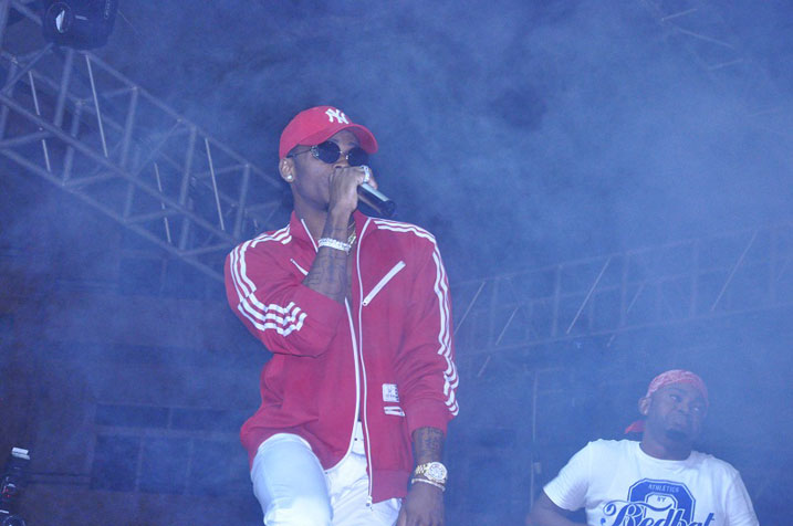 Diamond yageze ku rubyiniro mu ma saa saba za mu gitondo abantu bamwe batangiye kurambirwa 