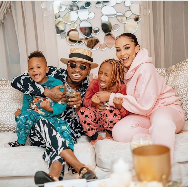 Diamond Platnumz ari kumwe n'abana yabyaranye na Zari