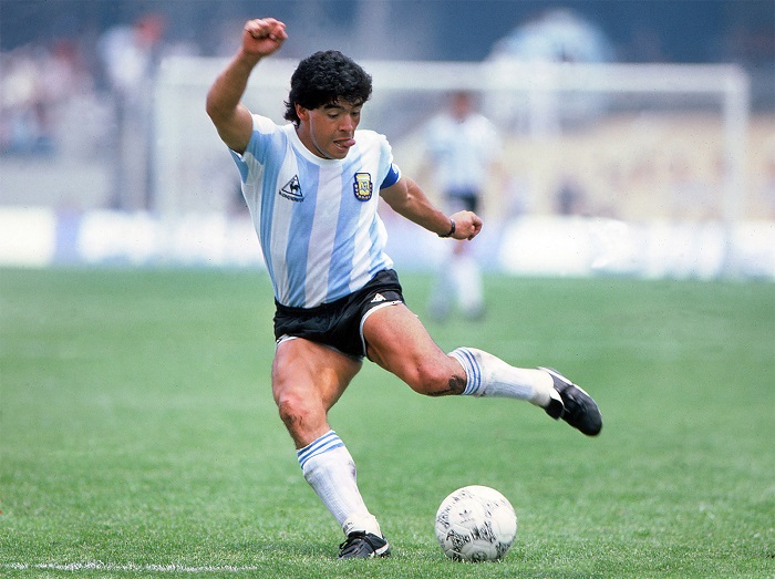 Diego Maradona yaramenyekanye cyane mu mupira w