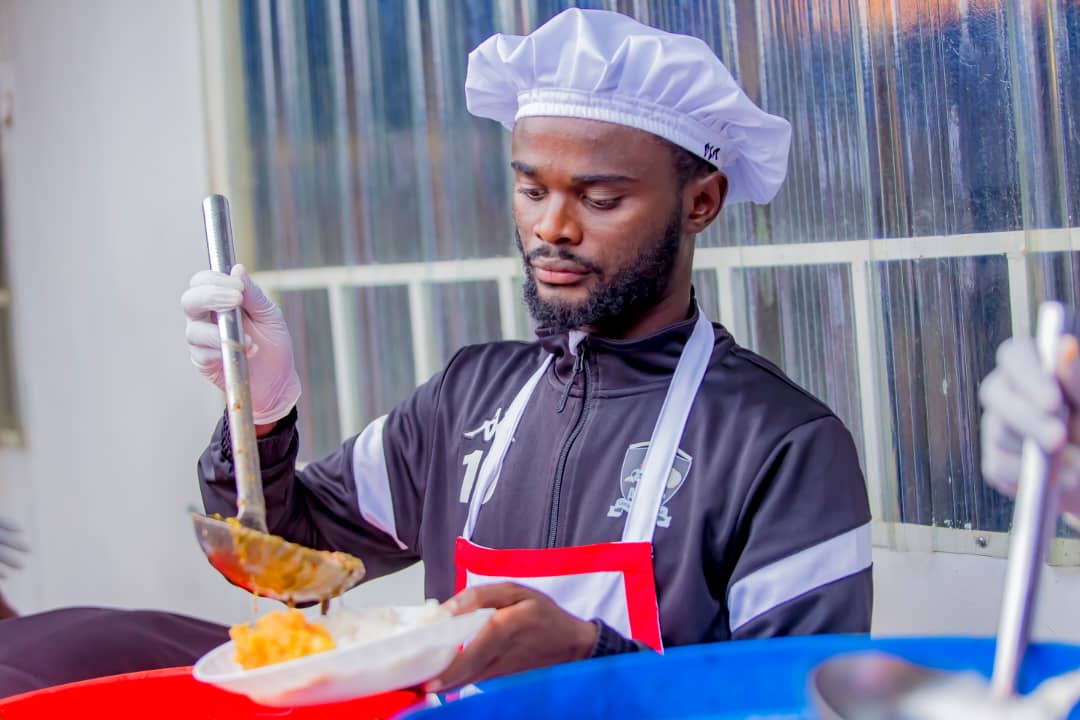 Manishimwe Djabel, Kapiteni wa APR FC mu gikorwa cyo kugaburira abarwayi