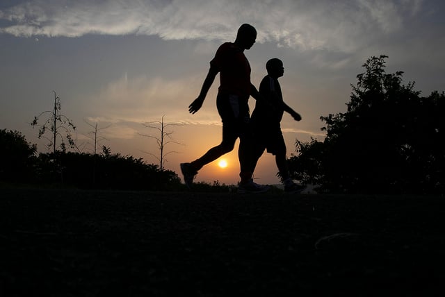 Dore akazuba keza k'i Burasirazuba, karaye karigenda none dore ngako turahuye