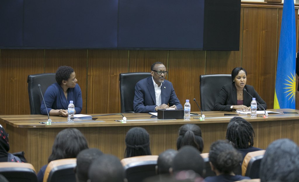 Perezida Kagame yabwiye urubyiruko ko rufite ibikenewe byose muri Afurika ngo rugere ku nzozi zarwo
