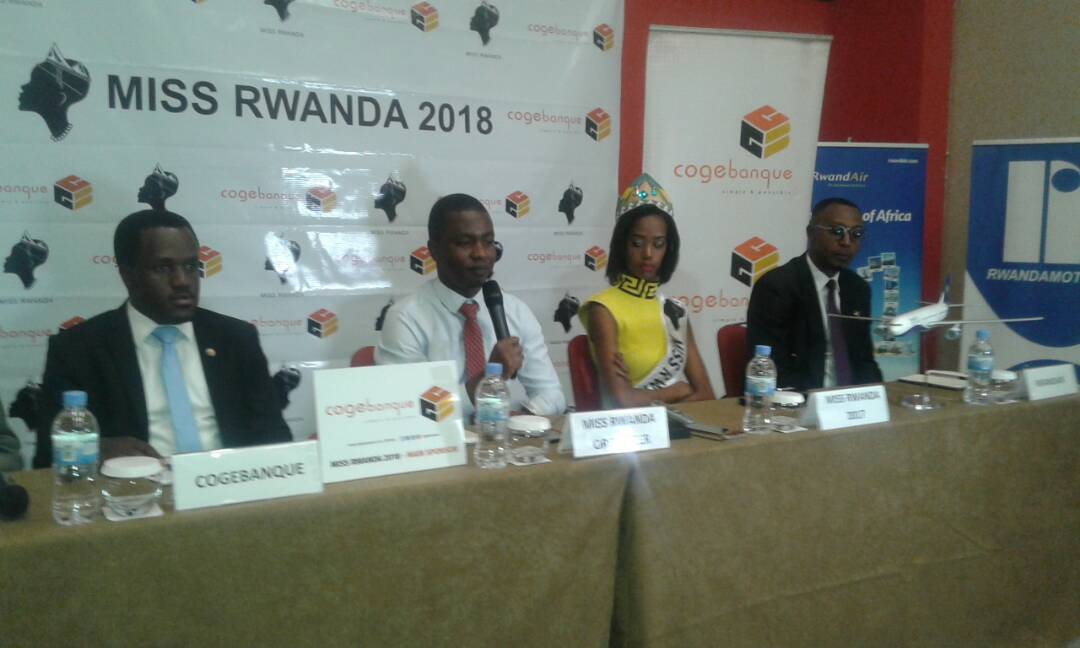 Abategura irushanwa rya Miss Rwanda ubwo bari bari mu kiganiro n