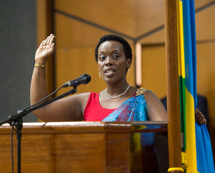 Dr Diane Gashyumba arahirira inshingano zo kuba Minisitiri w'Uburinganire n'Iterambere ry'Umuryango.