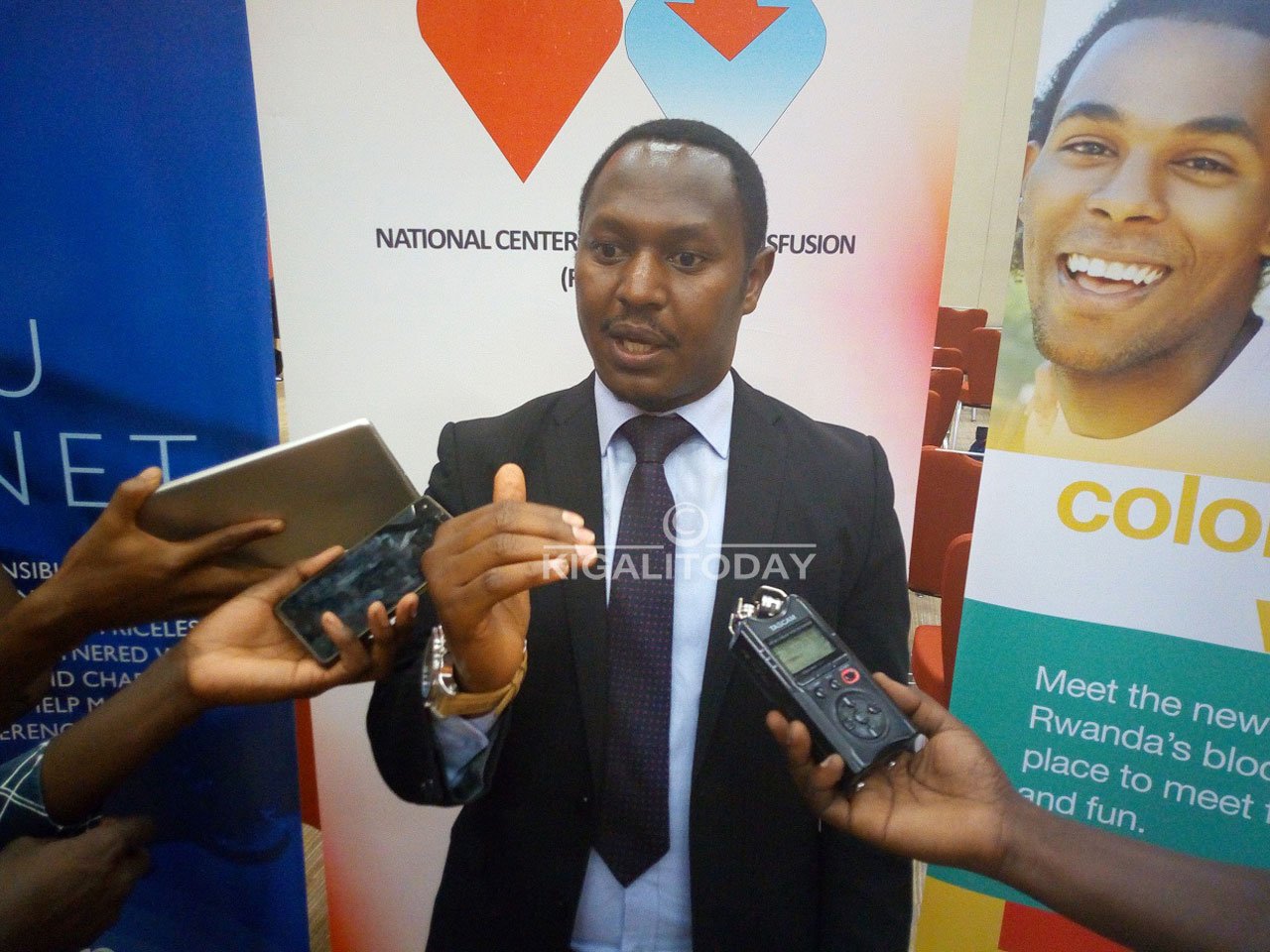 Dr Gatare Swaibu, umuyobozi w'ikigo cy'igihugu cyo gutanga amaraso