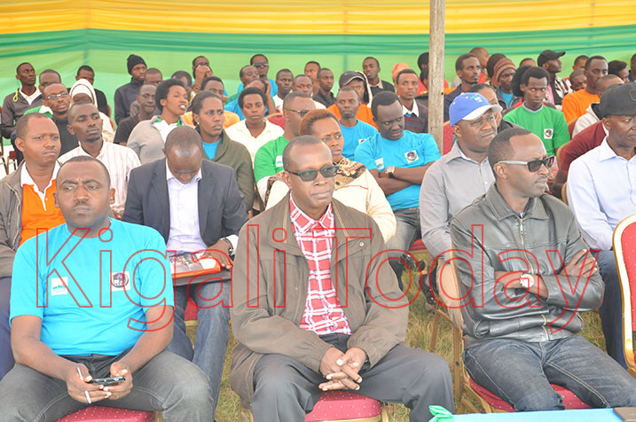 Mugisha Philbert, umuyobozi w'Akarere ka Nyamagabe, Dr Bizimana Jean Damascene, SE CNLG na Guverineri w'Amajyepfo Munyantwali Alphonse bifatanyije na AERG na GAERG mu bikorwa byabo ku wa 28/03/2015.