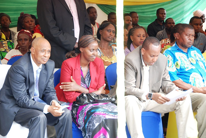 Dr Kanyankore (uri gusoma) avuga ko abarwayi bakenera ababahumuriza ndetse n'amafunguro atuma bagarura akabaraga.