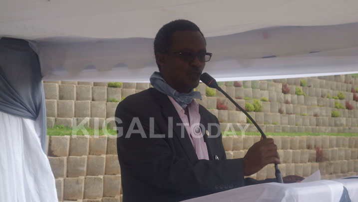 Dr Ngamije Jean, Umuyobozi wa UNILAK, mu muhango wo kwibuka ku nshuro ya 21 Jenoside yakorewe Abatutsi mu Karere ka Nyanza.