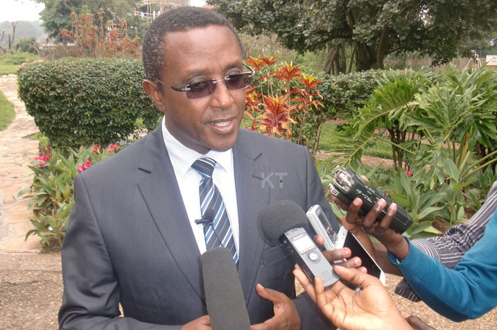 Dr Vincent Biruta avuga ko kwita ku bidukikije bifitiye akamaro igihugu cyose.