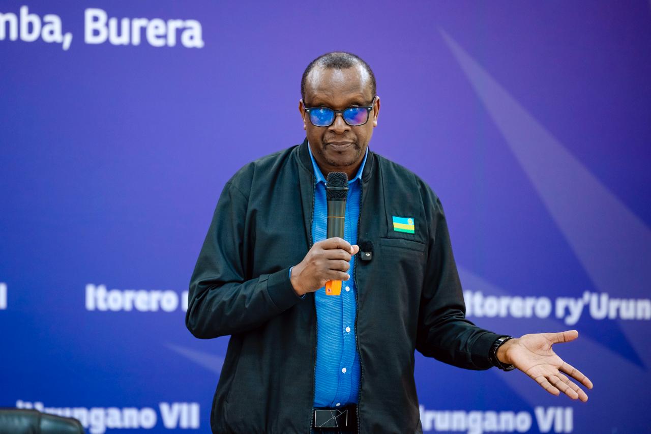 Minisitiri Dr. Jean Damascène Bizimana