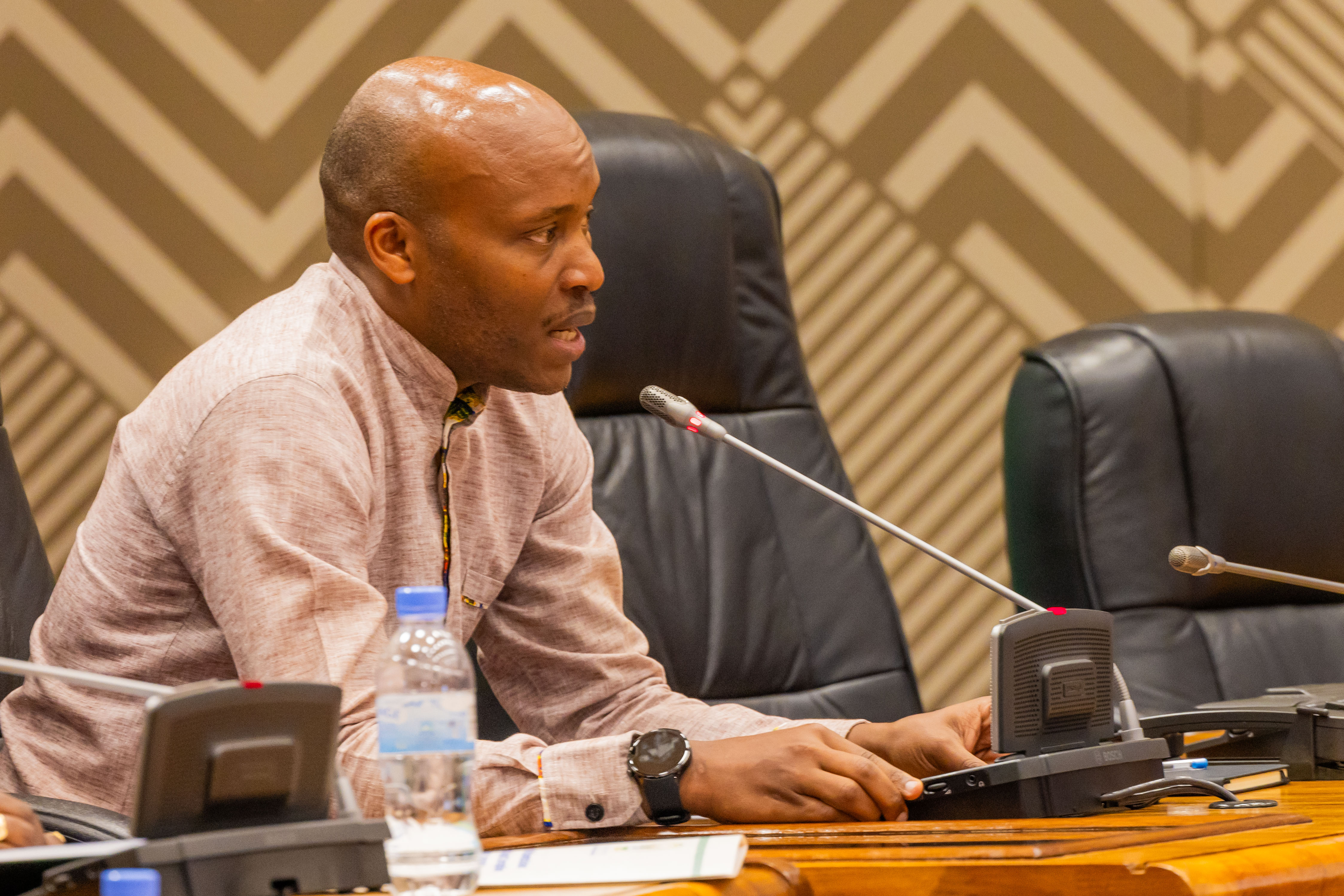 Dr Tuyishime aganira n'Abadepite