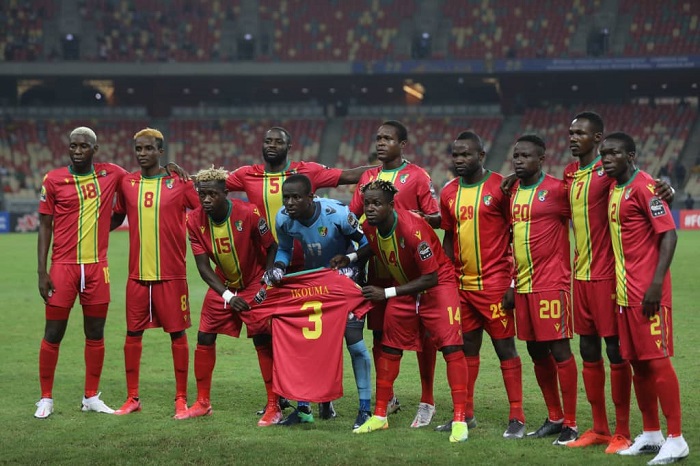 Ikipe ya Congo Brazaville yahaye icyubahiro umukinnyi wayo Ikouma wagize ikibazo cy'imvune