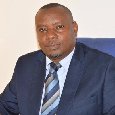 Dr Isaac Munyakazi 