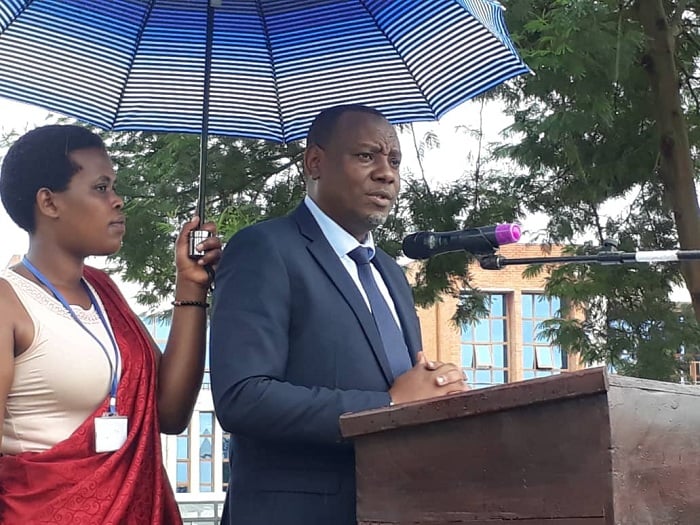 Umunyamabanga wa Leta muri MINEDUC avuga ko Leta irimo gutegura guha umwihariko abarimu ku bijyanye n'umushahara