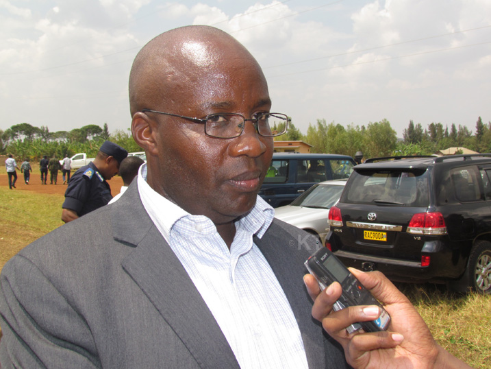 Dr Nzahabwanimana avuga ko imodoka itwara abagenzi itazaba yarashyizwemo akuma kayirinda kurenza umuvuduko mu kwezi kwa kabiri 2016 nyirayo azabihanirwa