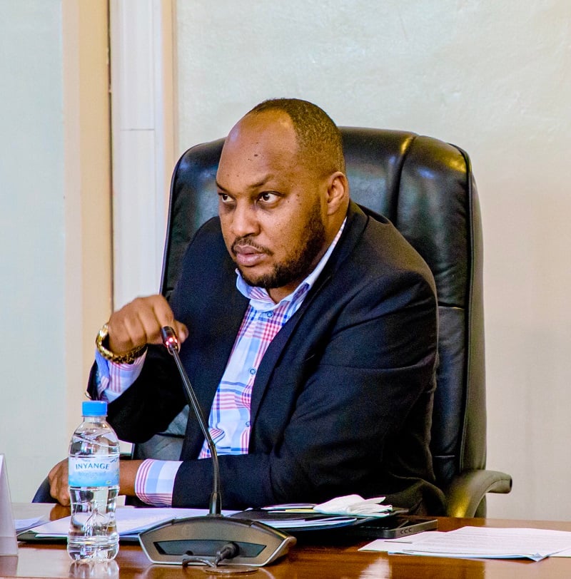 Dr Ryarasa mu kigabiro n'Abadepite