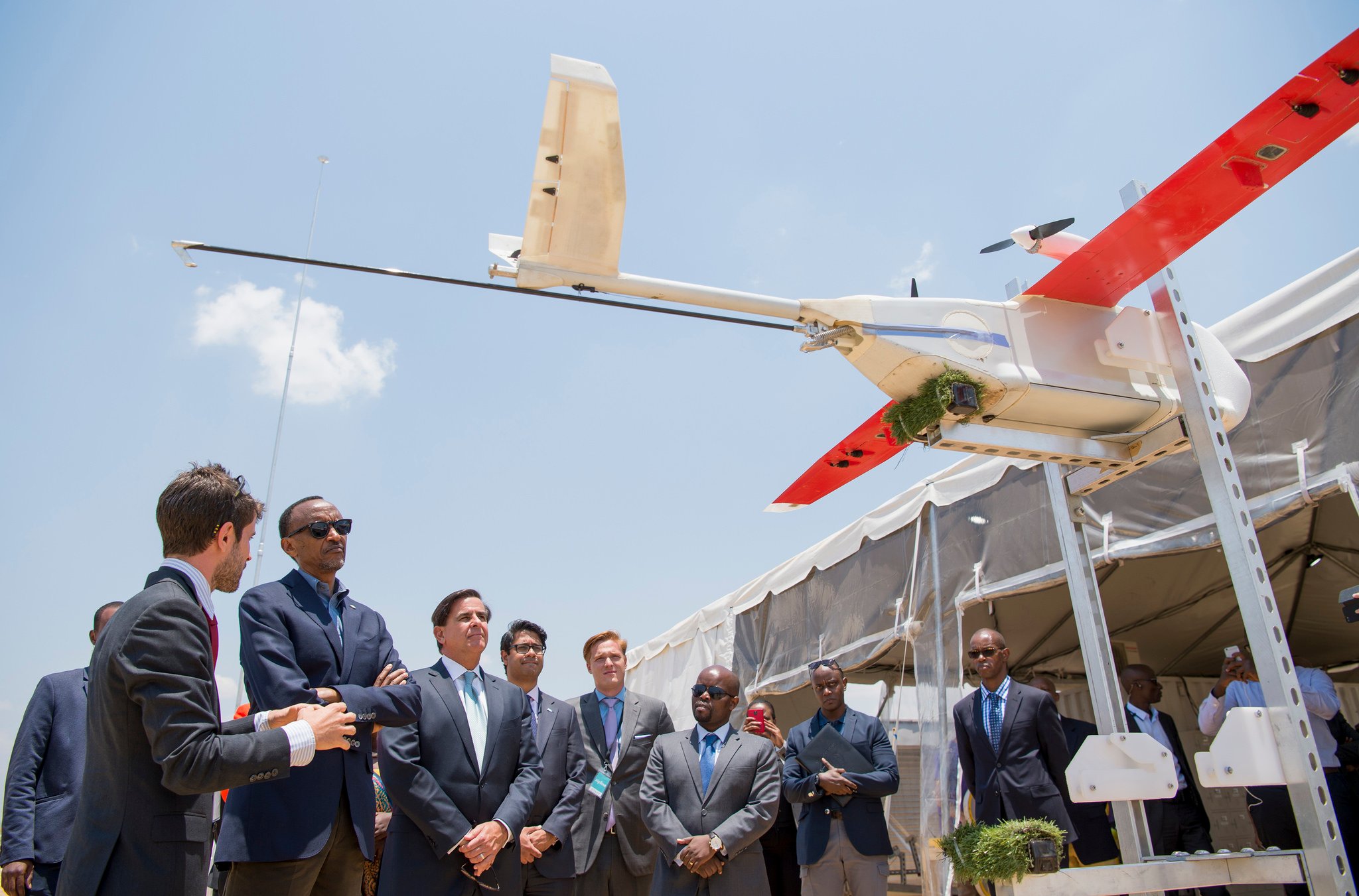 Perezida Kagame atangiza ikoreshwa rya drones mu karere ka Muhanga