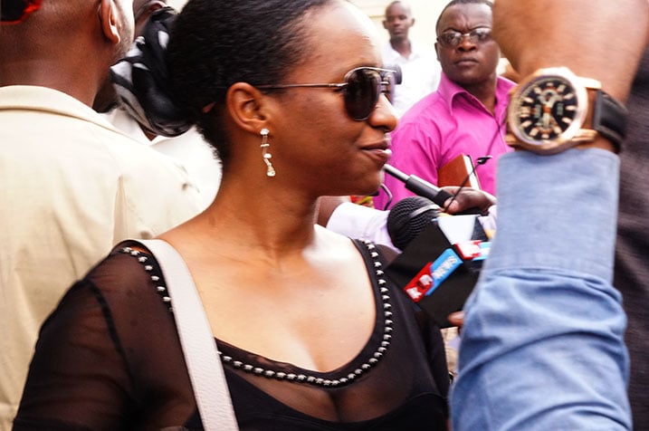 Anne Rwigara nawe yamwenyuraga