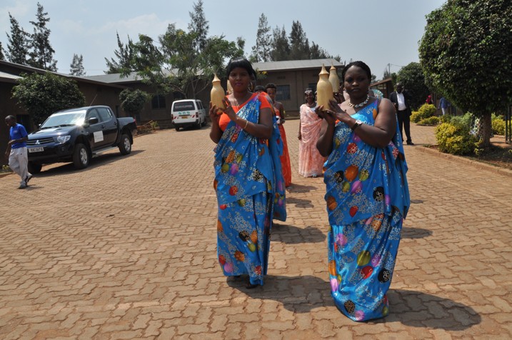 Kera kabaye umugeni baramuzana