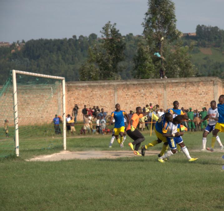 Imipira yagumaga kuza imbere y'izamu rya Protogene