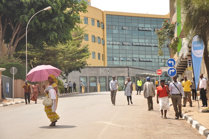 Abantu baangiye kwisanzura muri uyu muhanda no mu nkengero zawo.