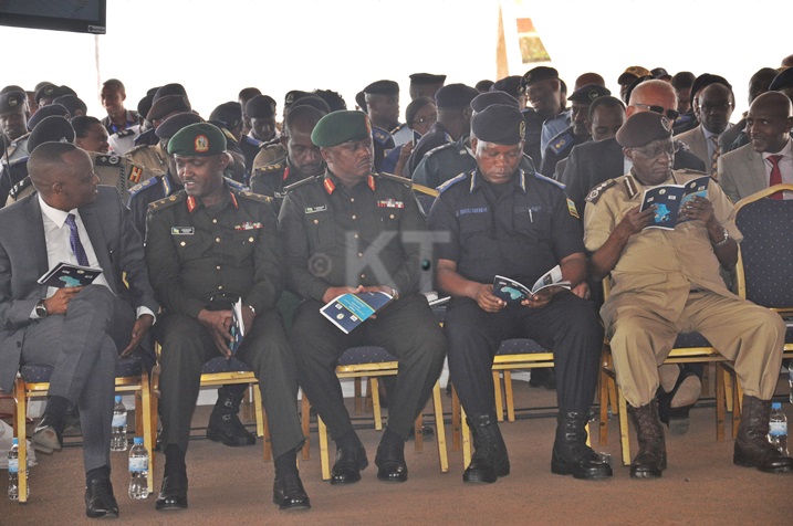 Inzego za gisirikare nka rumwe mu nzego zubahiriza ubwuzuzanye bw'abagore n'abagabo bari bitabiriye iyi nama.