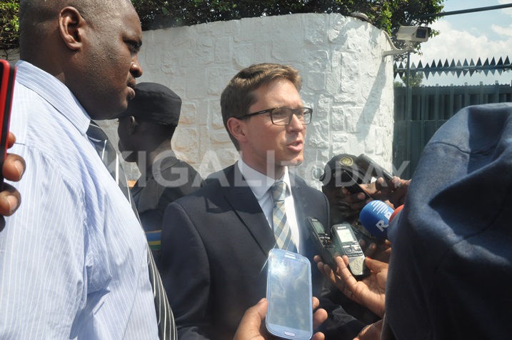 Mu kiganiro yagiranye n'abanyamakuru, Ambasaderi Gelling yatangaje ko Guverinoma idashobora kwivanga mu mikorere y'ubutabera.